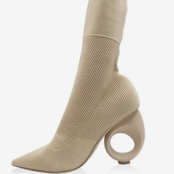 Burberry Runway Kimberly Nude 105 Mid High - Picture 1 of 2